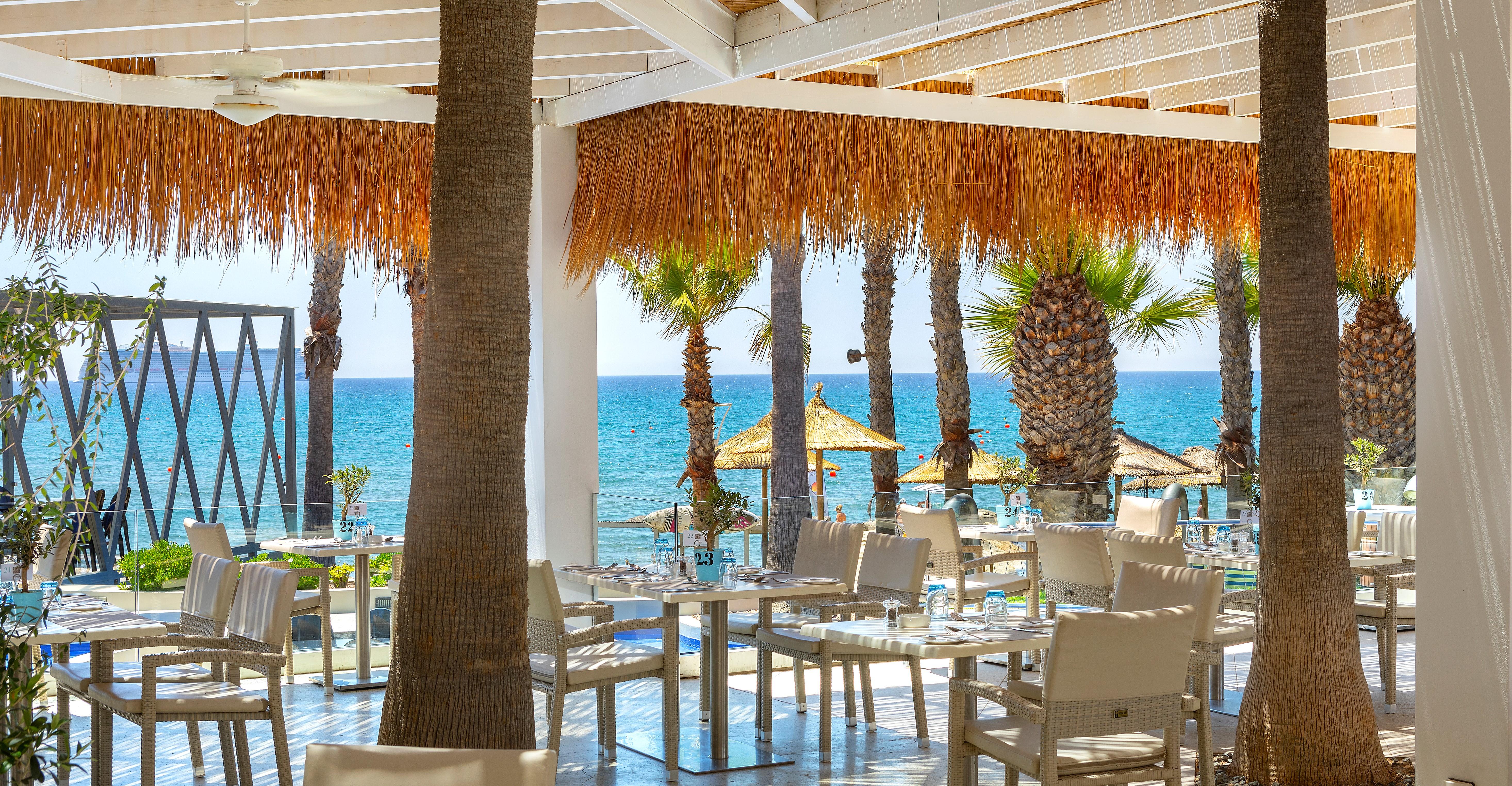 The Grandresort - Limited Edition By Leonardo Hotels Lemesós Eksteriør bilde The beach at the hotel