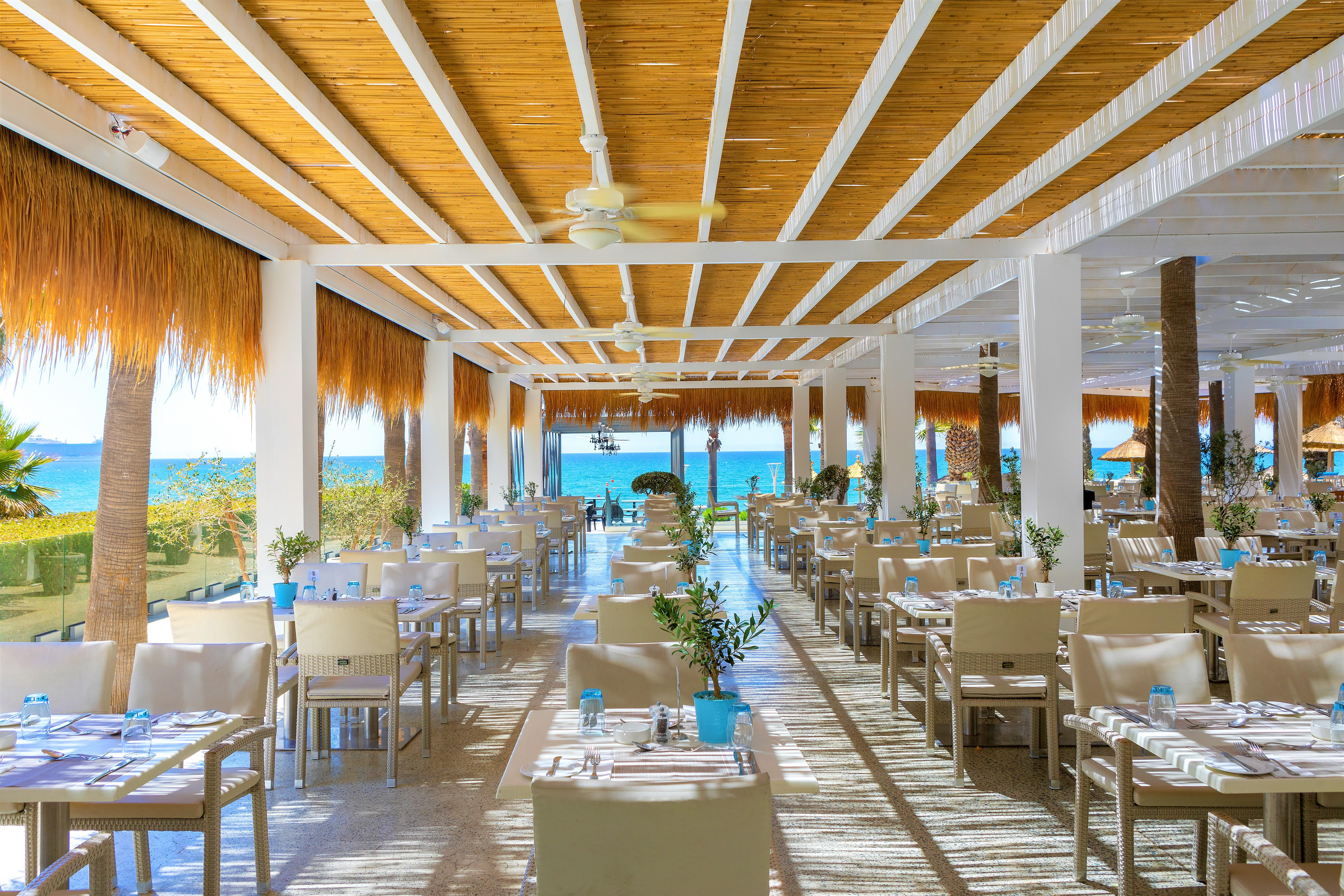 The Grandresort - Limited Edition By Leonardo Hotels Lemesós Eksteriør bilde Restaurant at Iberostar Grand Hotel Bávaro