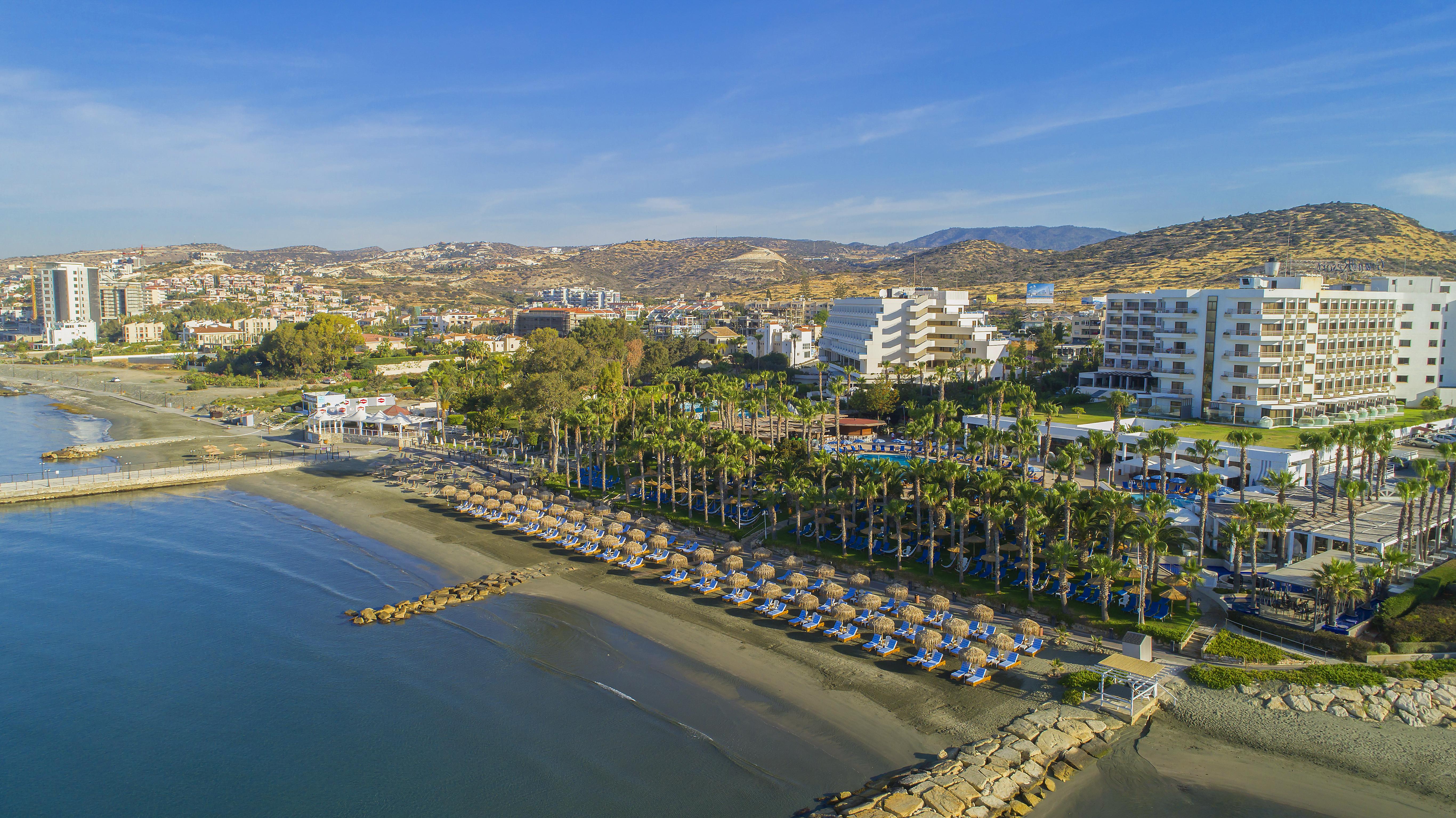 The Grandresort - Limited Edition By Leonardo Hotels Lemesós Eksteriør bilde Aerial view of the beach