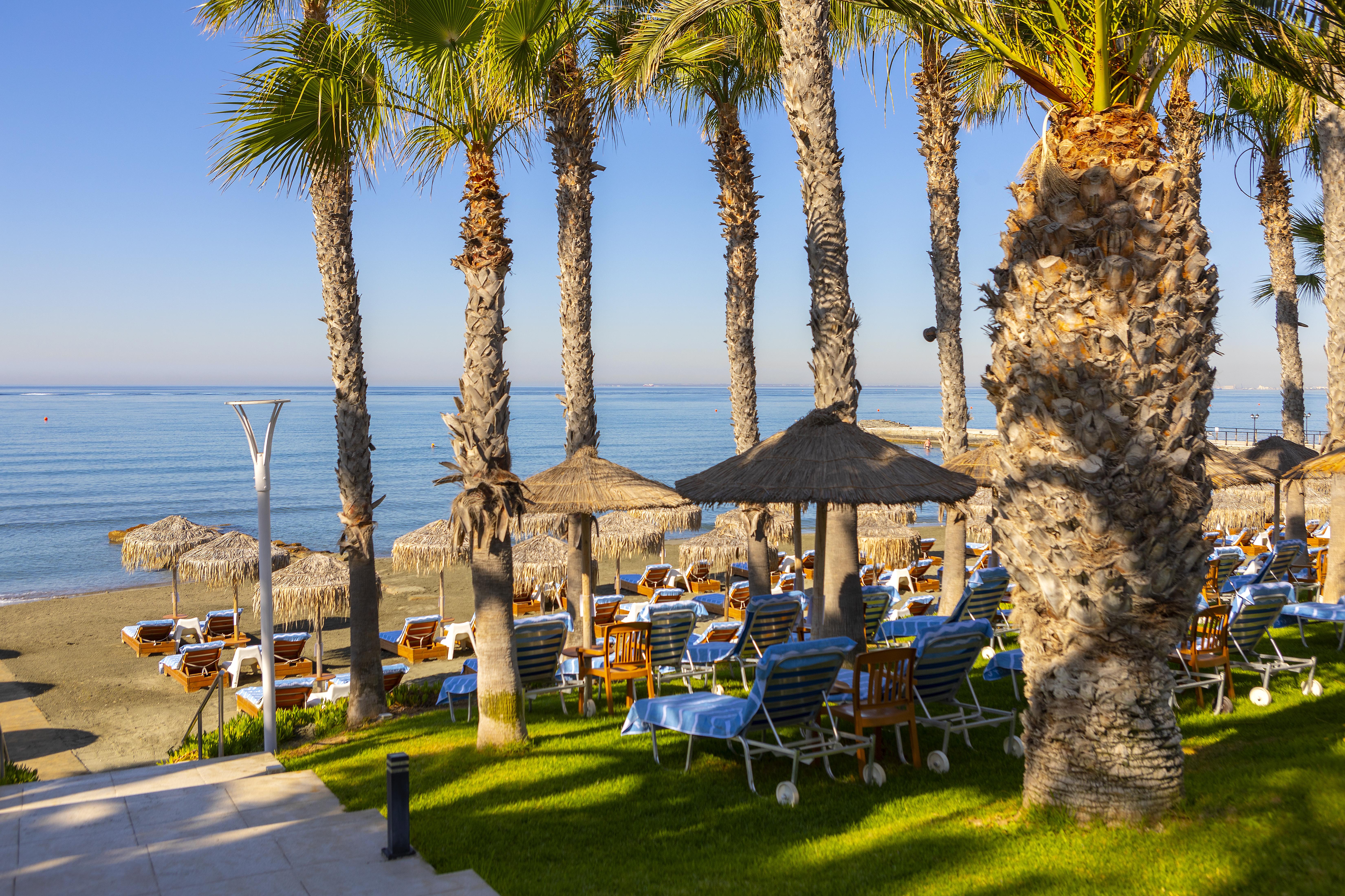 The Grandresort - Limited Edition By Leonardo Hotels Lemesós Eksteriør bilde Palm trees on the beach of Marmaris
