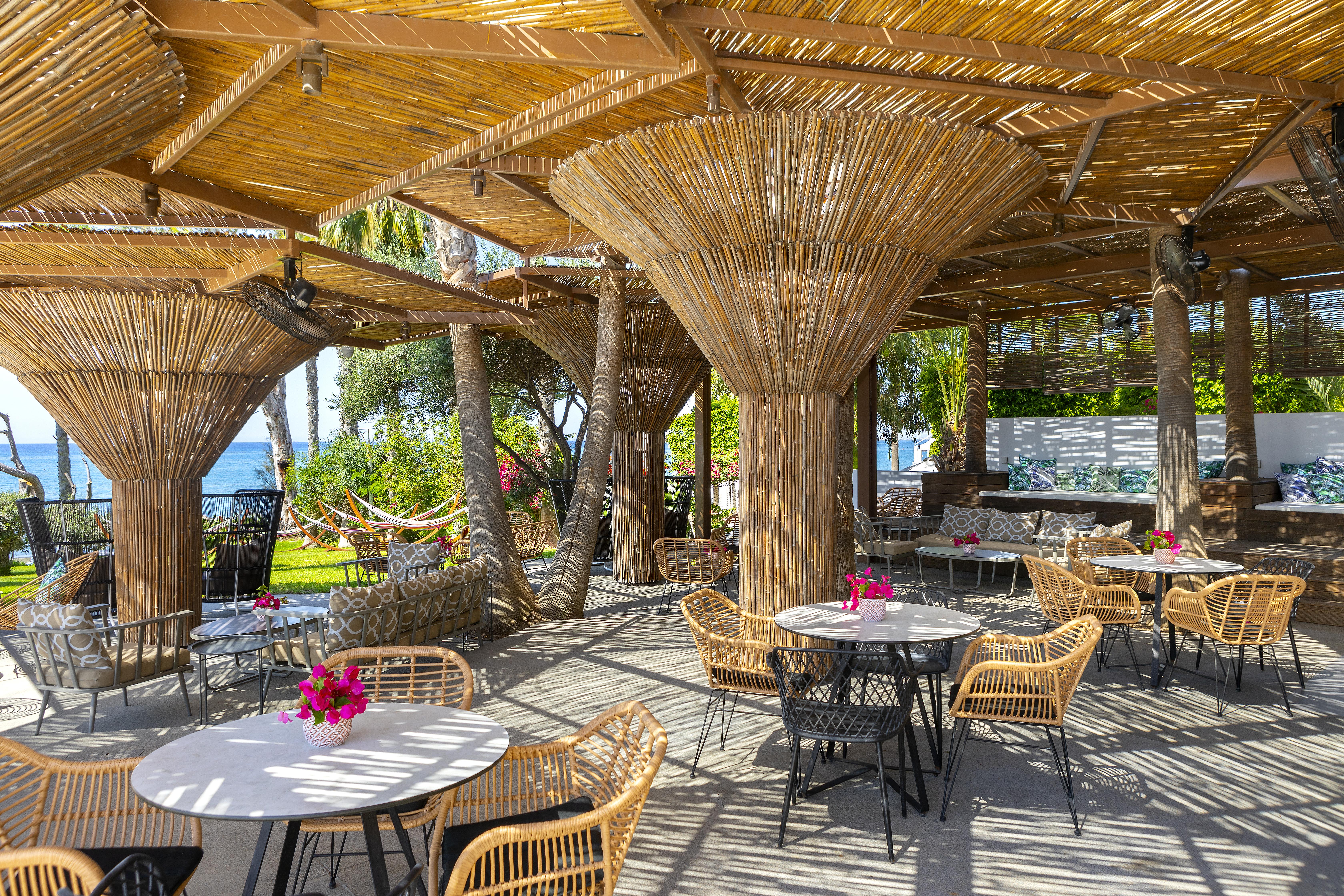 The Grandresort - Limited Edition By Leonardo Hotels Lemesós Eksteriør bilde The restaurant at the beach
