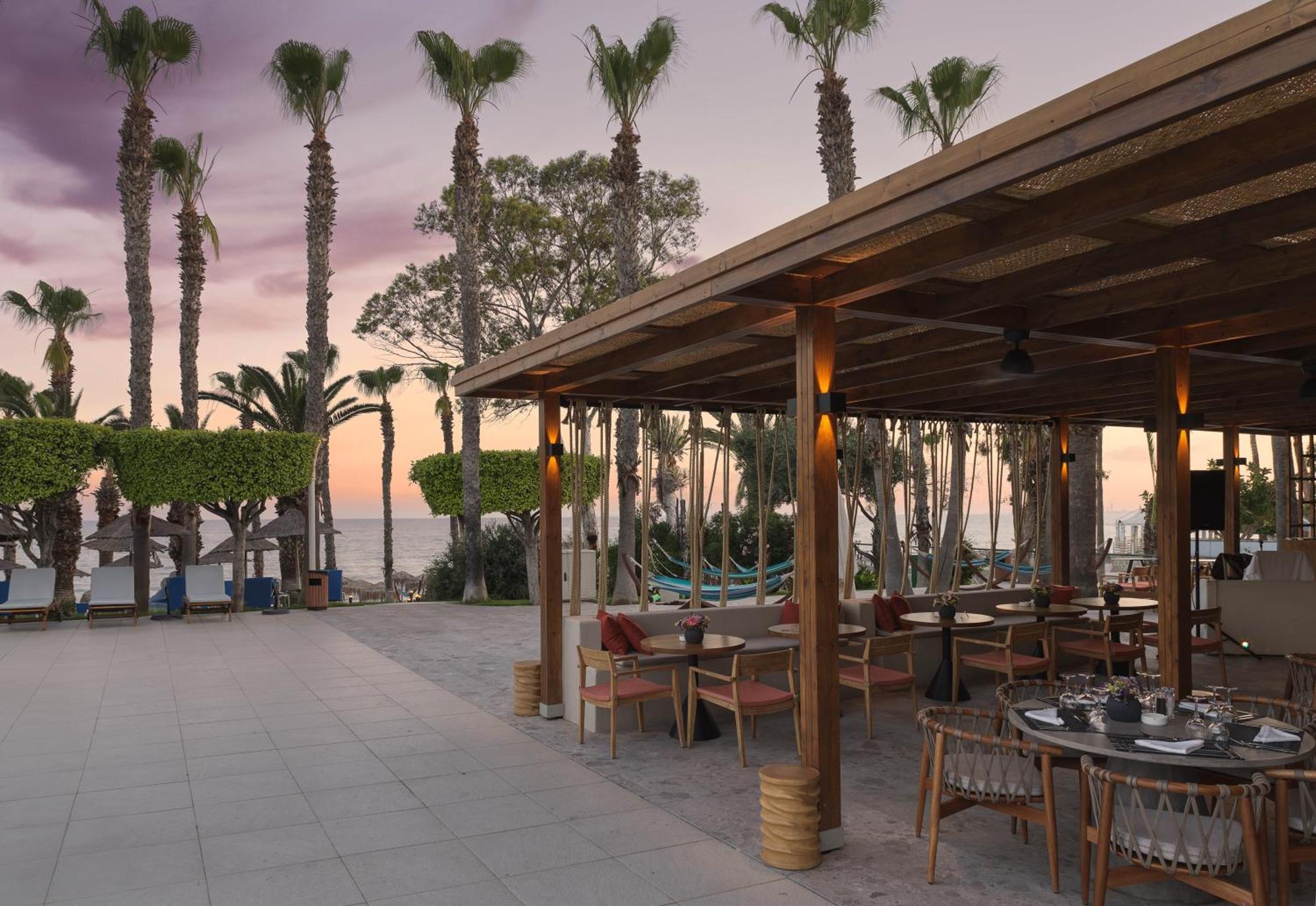 The Grandresort - Limited Edition By Leonardo Hotels Lemesós Eksteriør bilde The beach club at the resort